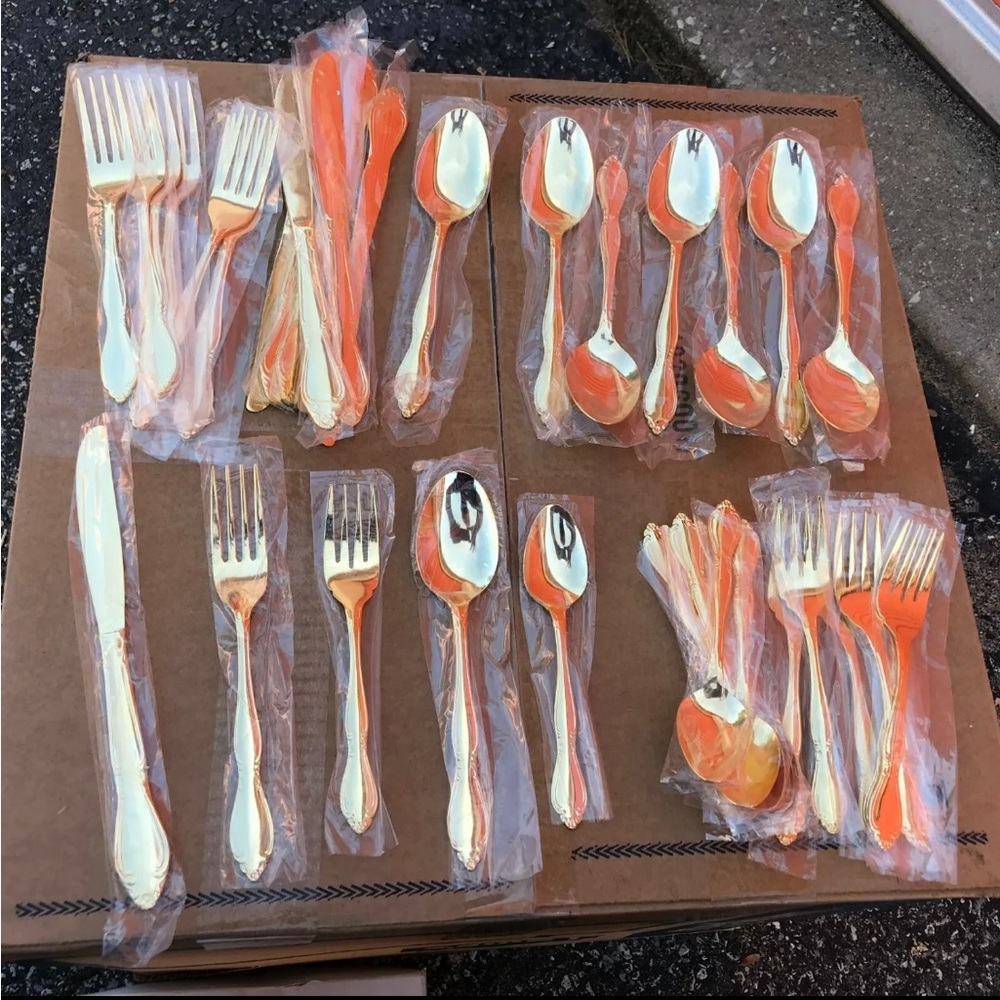 40 Piece Set Customcraft Gold Tone Stainless Flatware